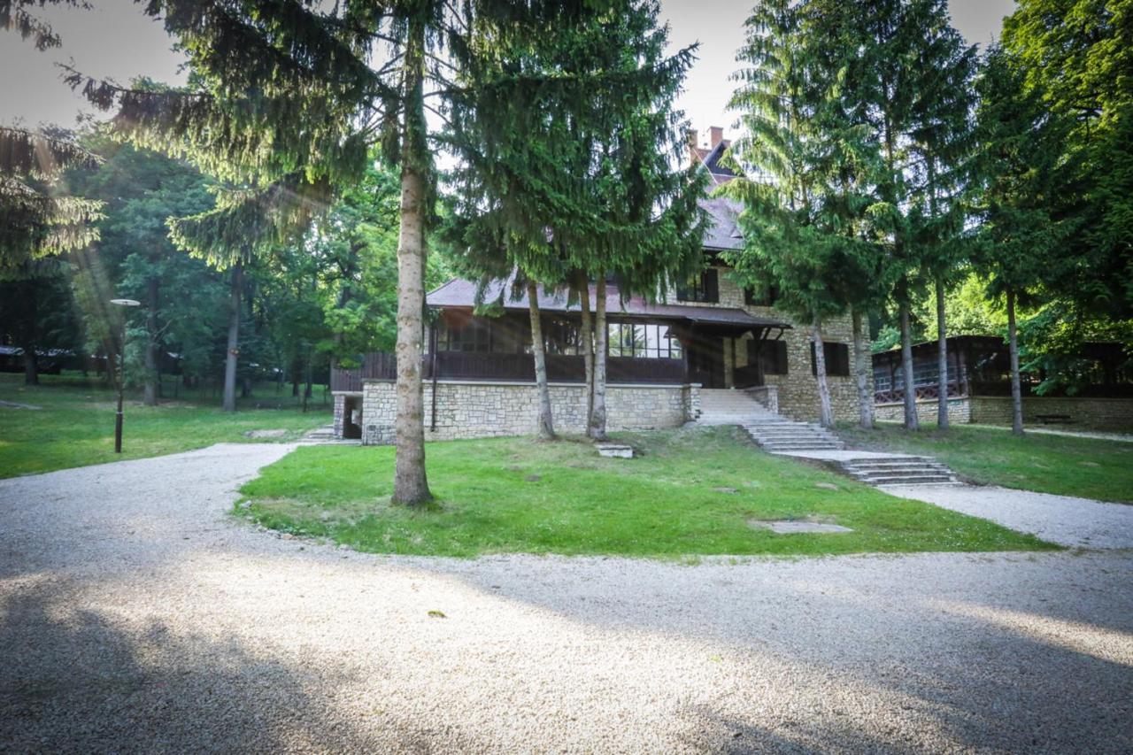 Déjá Vu Szállás&Rendezvény Zirc Exterior foto
